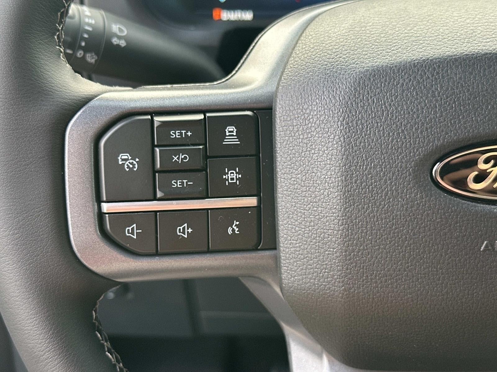 2025 Ford F-150 LARIAT 4WD SUPERCREW 5.5'