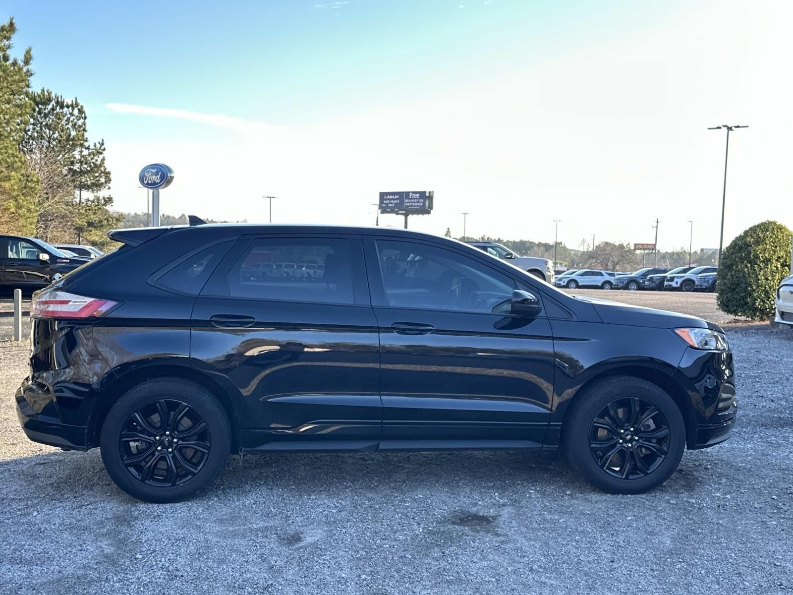2022 Ford Edge SE