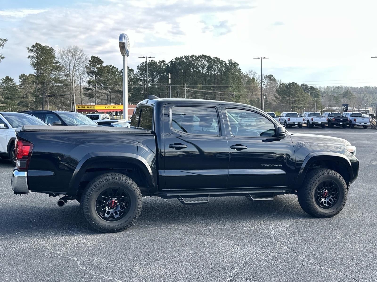2022 Toyota Tacoma 4WD SR5