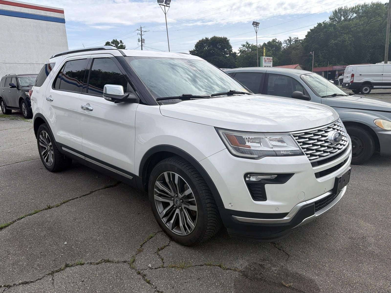 2019 Ford Explorer Platinum 4WD's photo