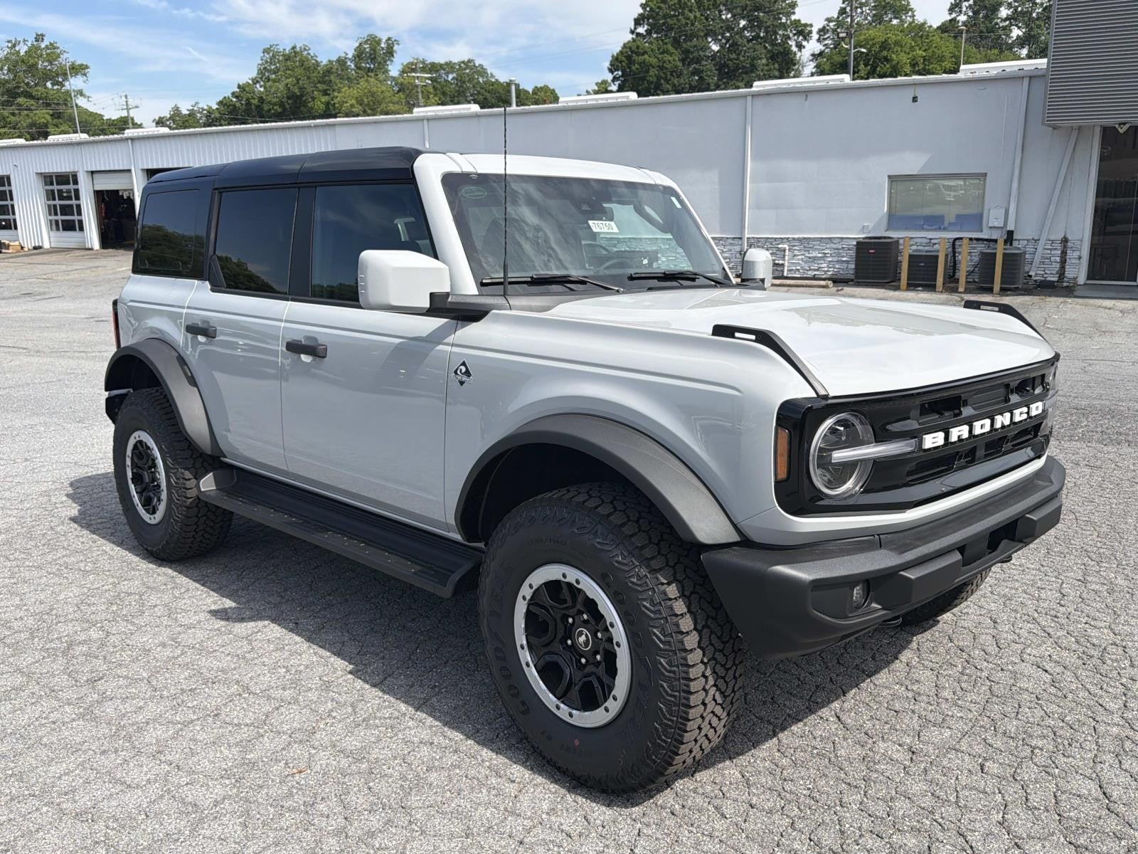 2025 Ford Bronco OUTER BANKS 4 DOOR 4X4