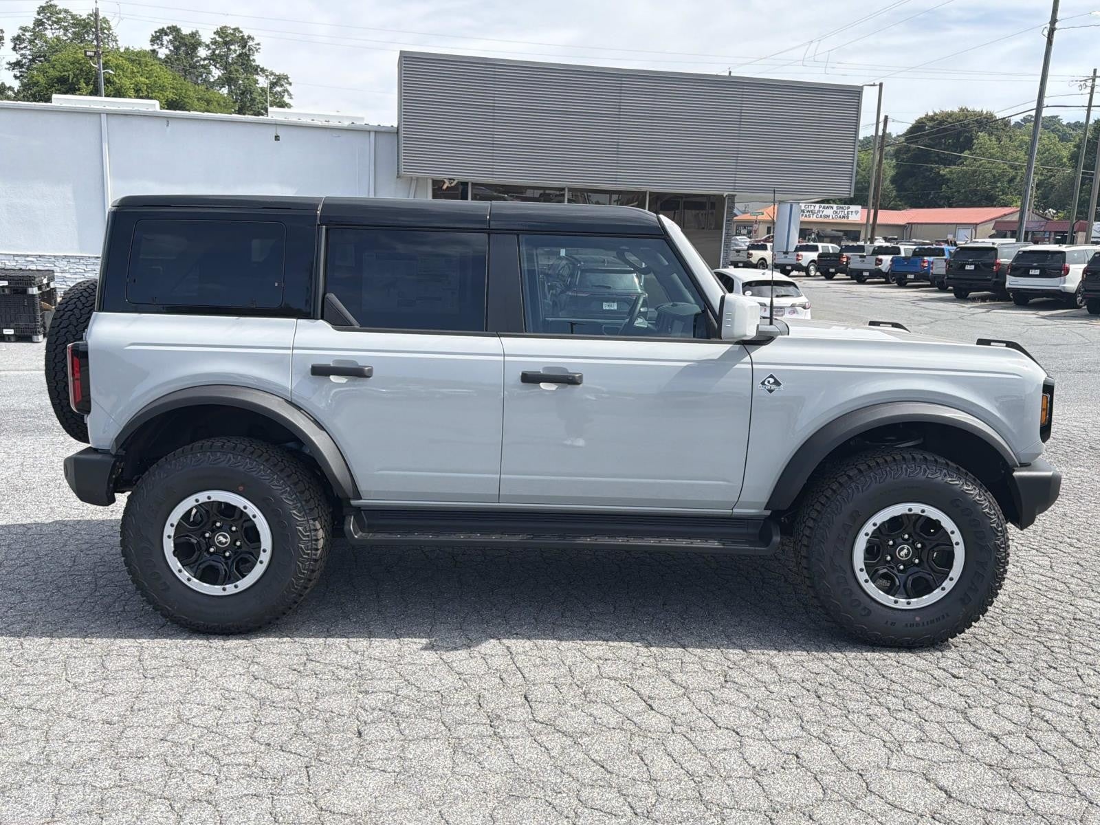 2025 Ford Bronco OUTER BANKS 4 DOOR 4X4