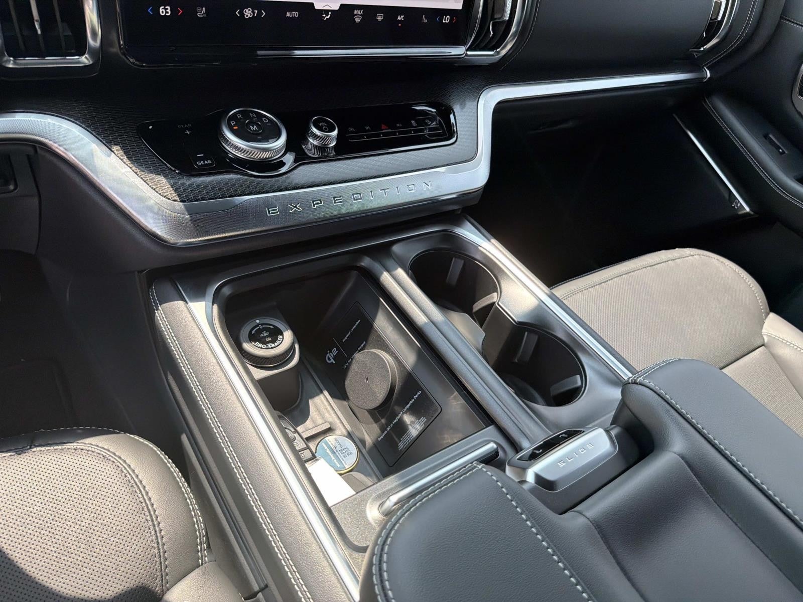 2027 Ford Expedition Max PLATINUM 4X4