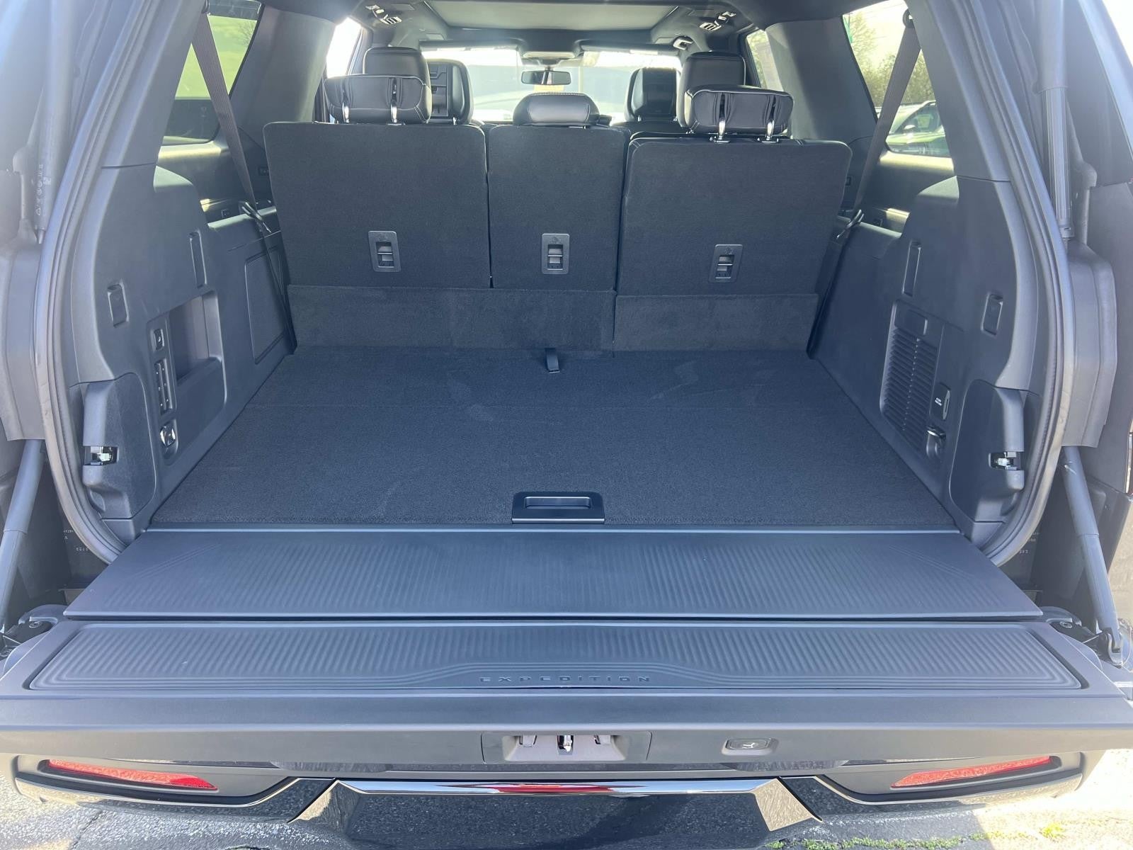 2026 Ford Expedition Max PLATINUM 4X4