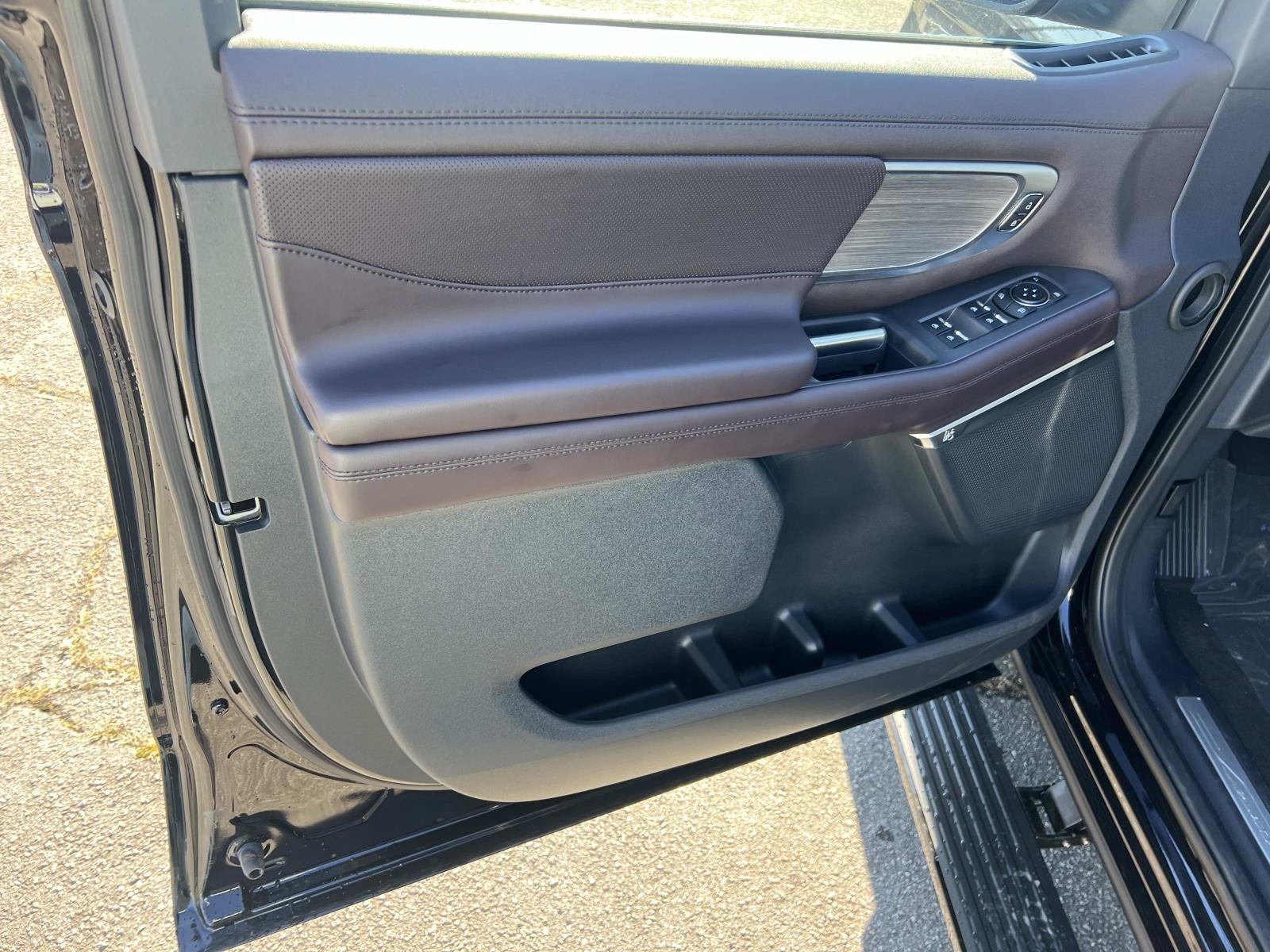 2025 Ford Expedition Max PLATINUM 4X4