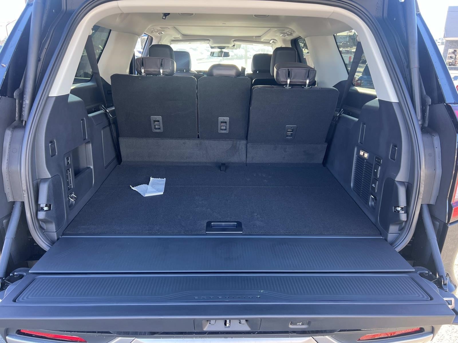 2025 Ford Expedition Max PLATINUM 4X4