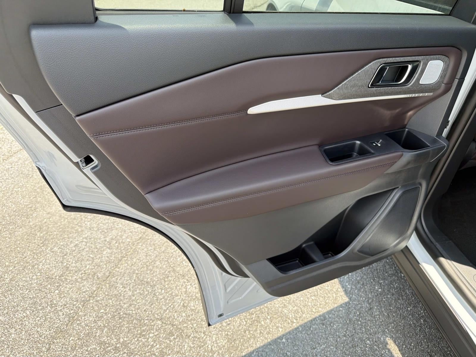 2026 Ford Explorer PLATINUM RWD