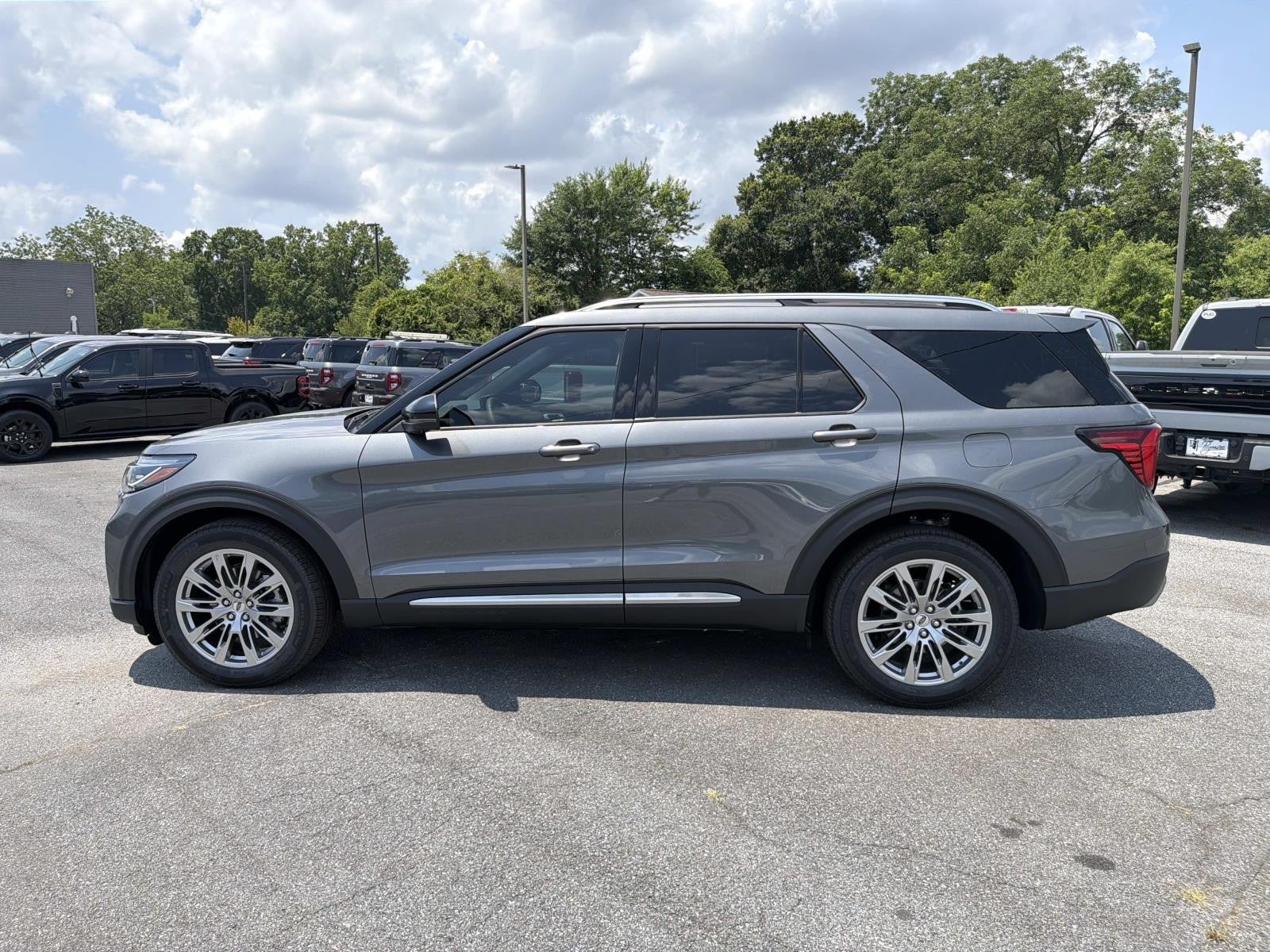 2026 Ford Explorer PLATINUM RWD