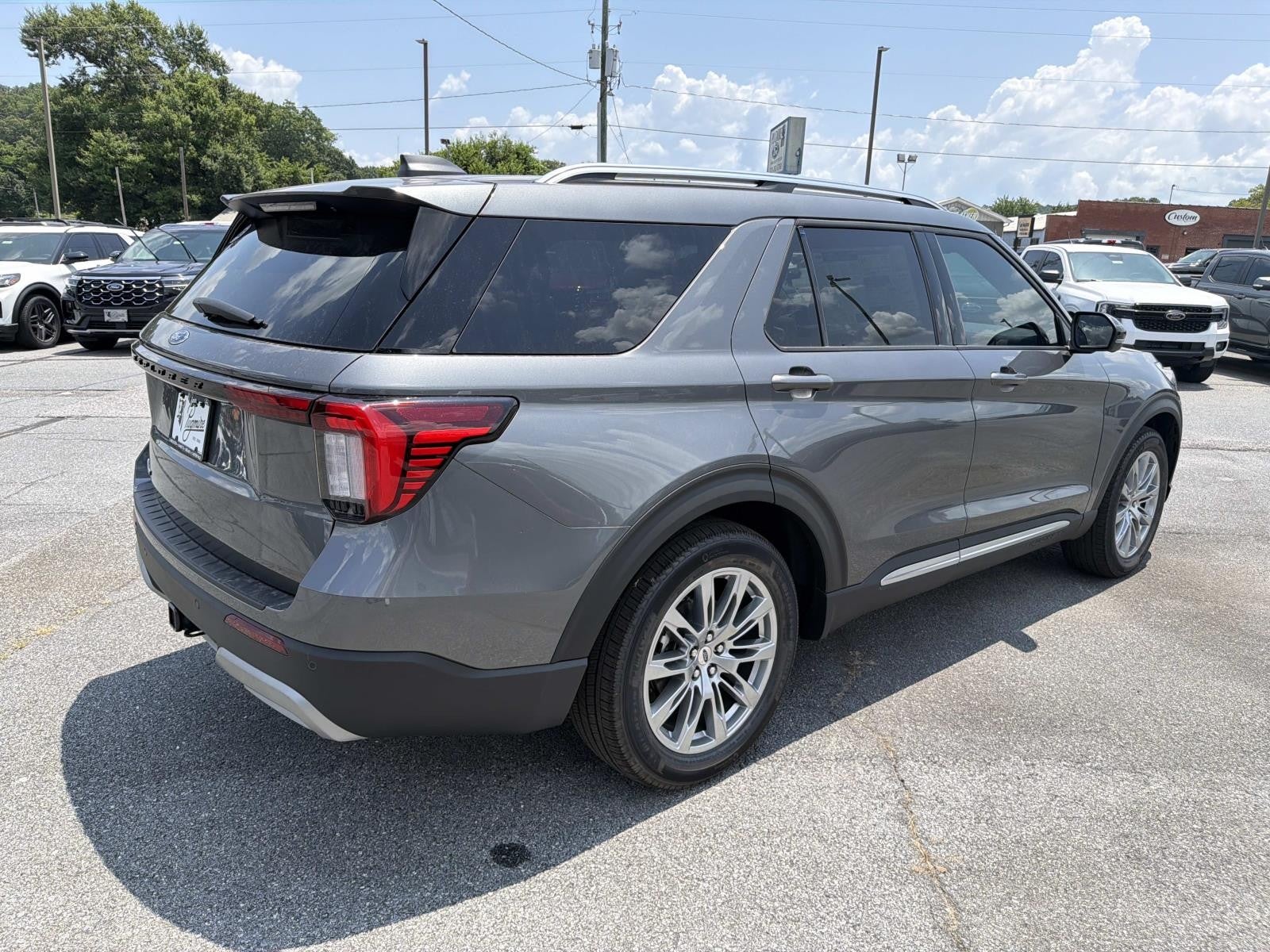 2026 Ford Explorer PLATINUM RWD