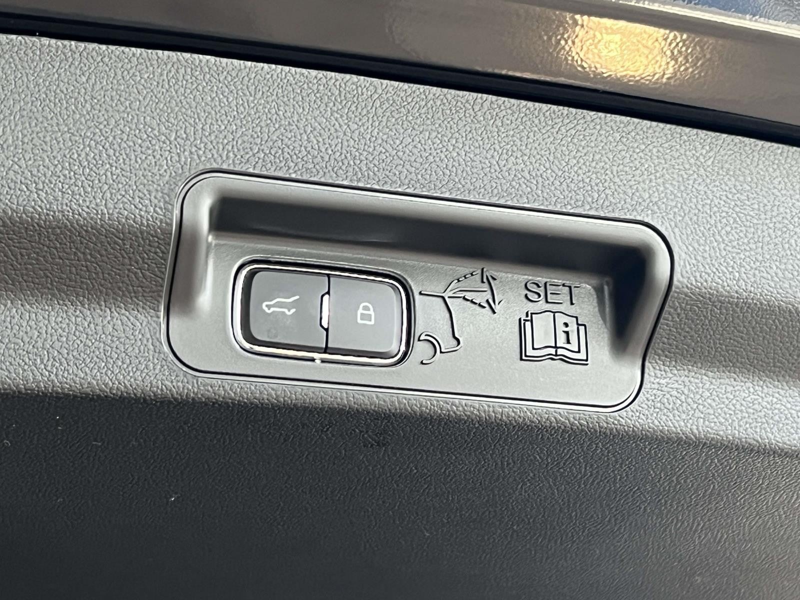 2026 Ford Explorer ST-LINE 4WD