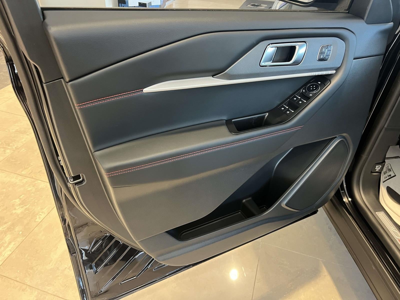 2026 Ford Explorer ST-LINE 4WD