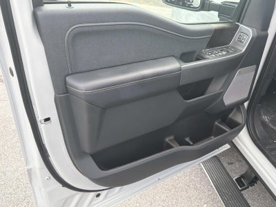2026 Ford Super Duty F-350 DRW LARIAT 4WD CREW CAB 8' BO