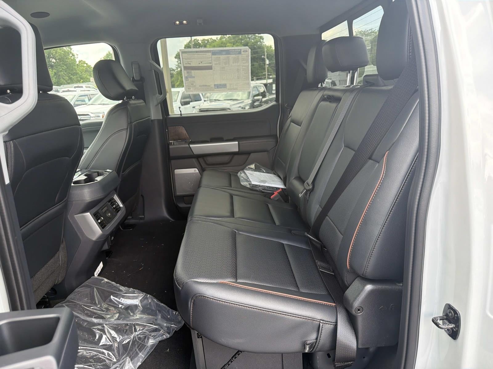 2026 Ford Super Duty F-350 DRW LARIAT 4WD CREW CAB 8' BO