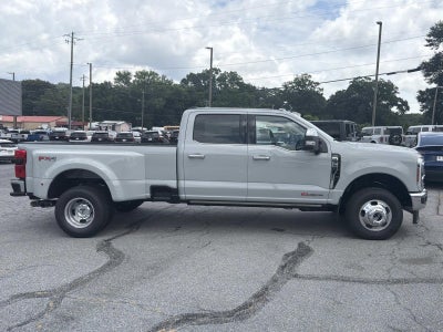 2026 Ford Super Duty F-350 DRW LARIAT 4WD CREW CAB 8' BO