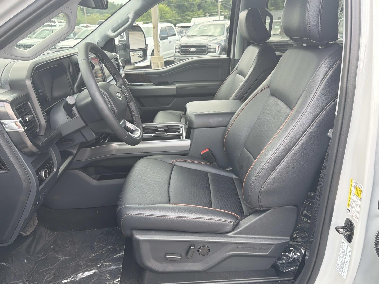2026 Ford Super Duty F-350 DRW LARIAT 4WD CREW CAB 8' BO