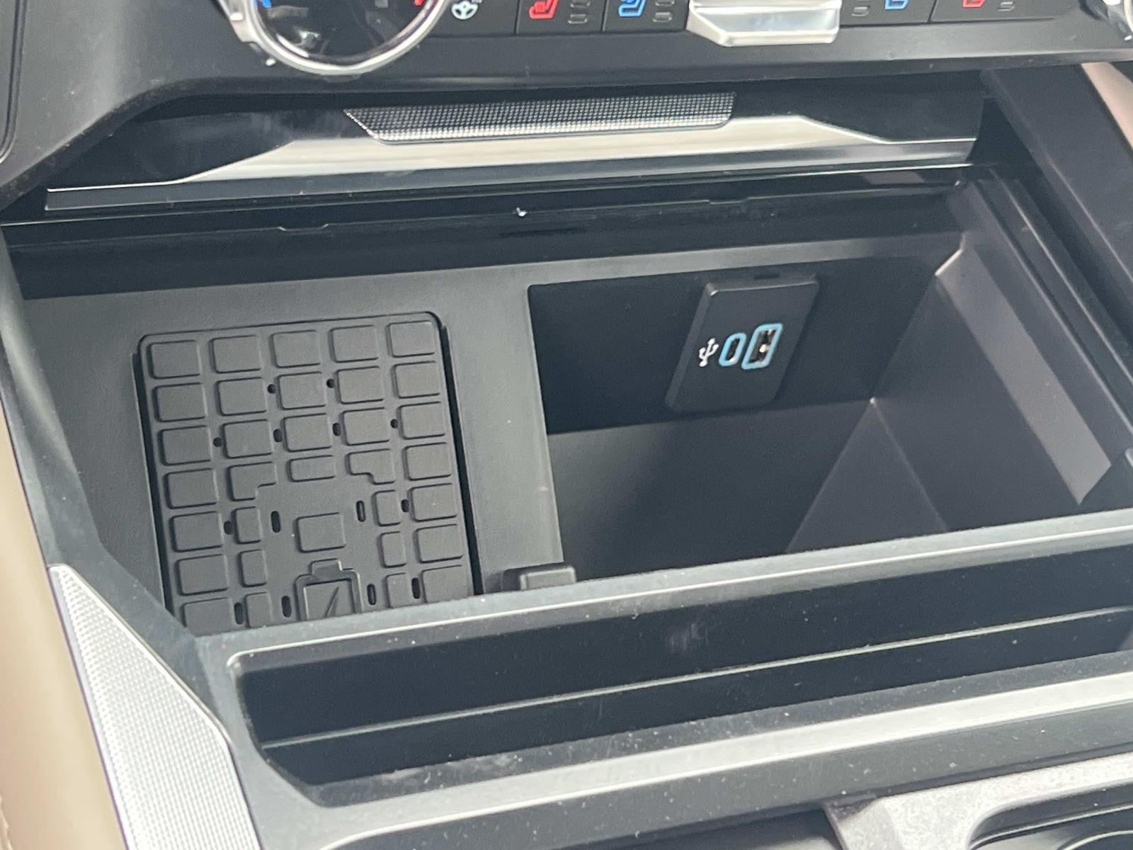 2026 Ford Super Duty F-350 DRW PLATINUM 4WD CREW CAB 8' PUG PACKAGE