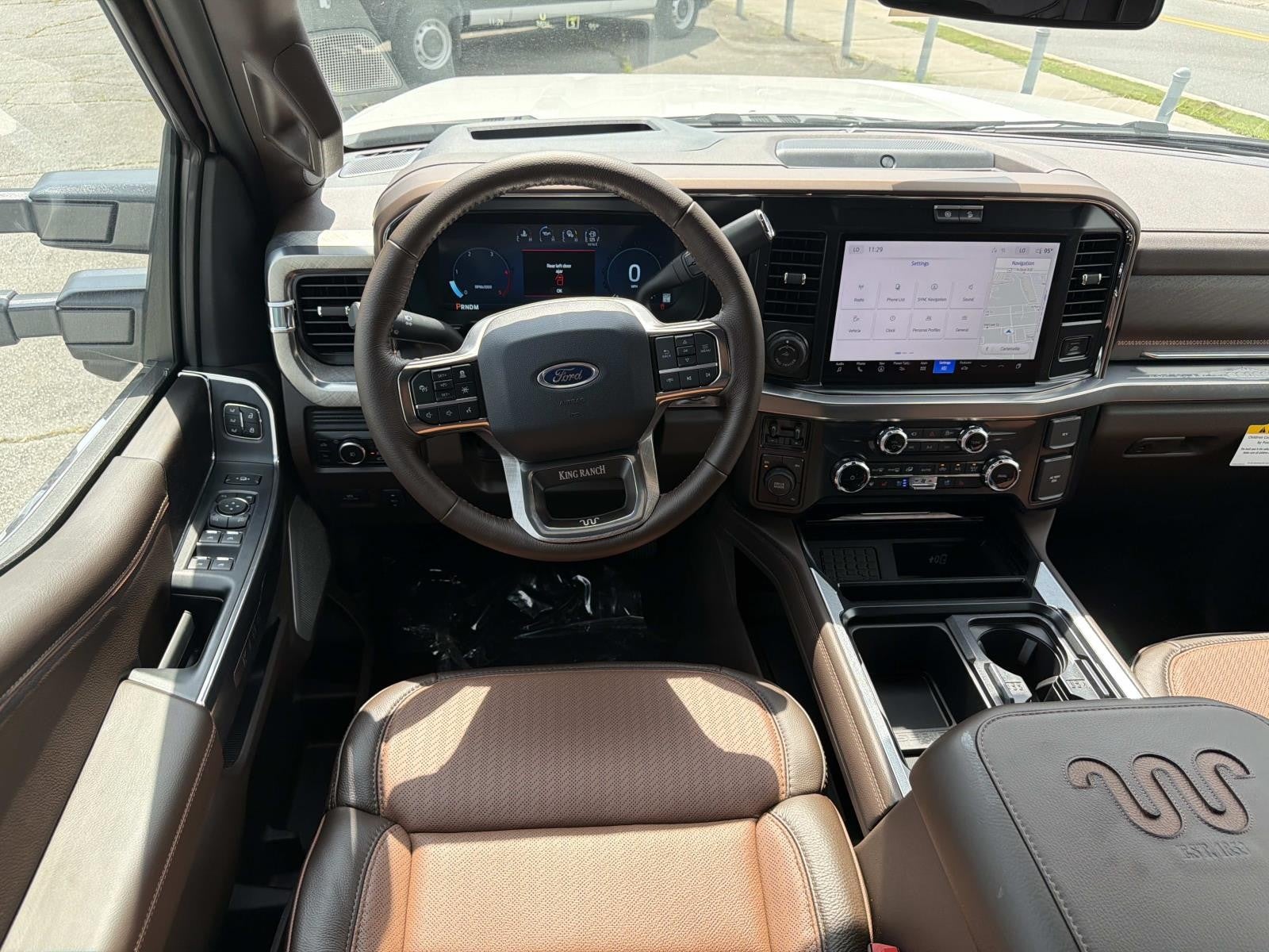 2026 Ford Super Duty F-350 DRW KING R 4WD CREW CAB 8' BO