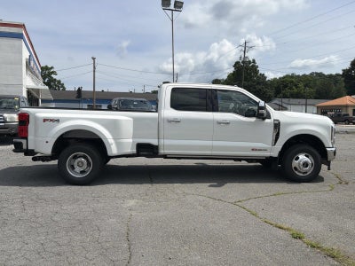 2026 Ford Super Duty F-350 DRW KING R 4WD CREW CAB 8' BO