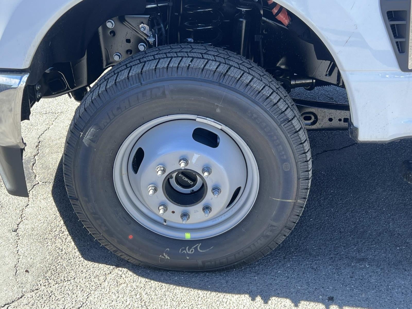 2026 Ford Super Duty F-350 DRW XL 4WD CREW CAB 8' BOX