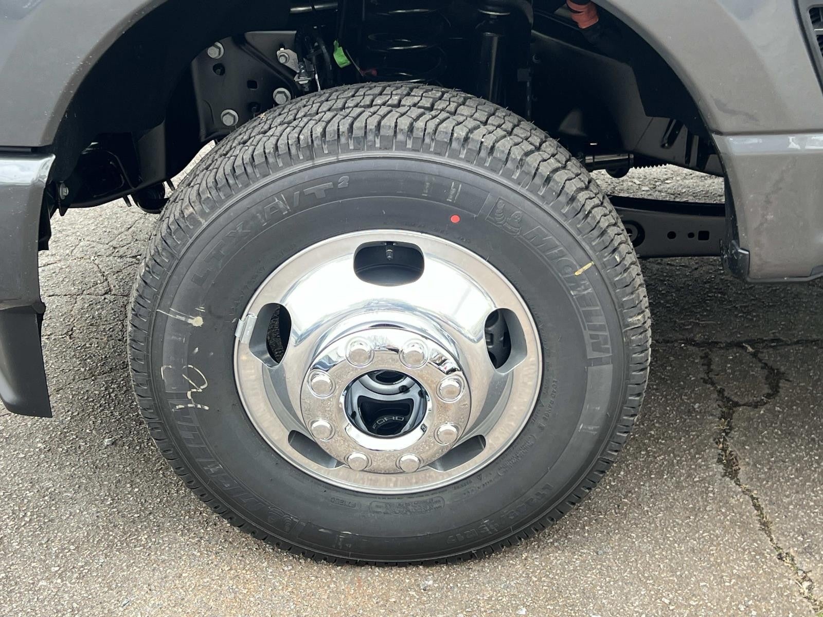 2026 Ford Super Duty F-350 DRW XL 4WD CREW CAB 8' BOX