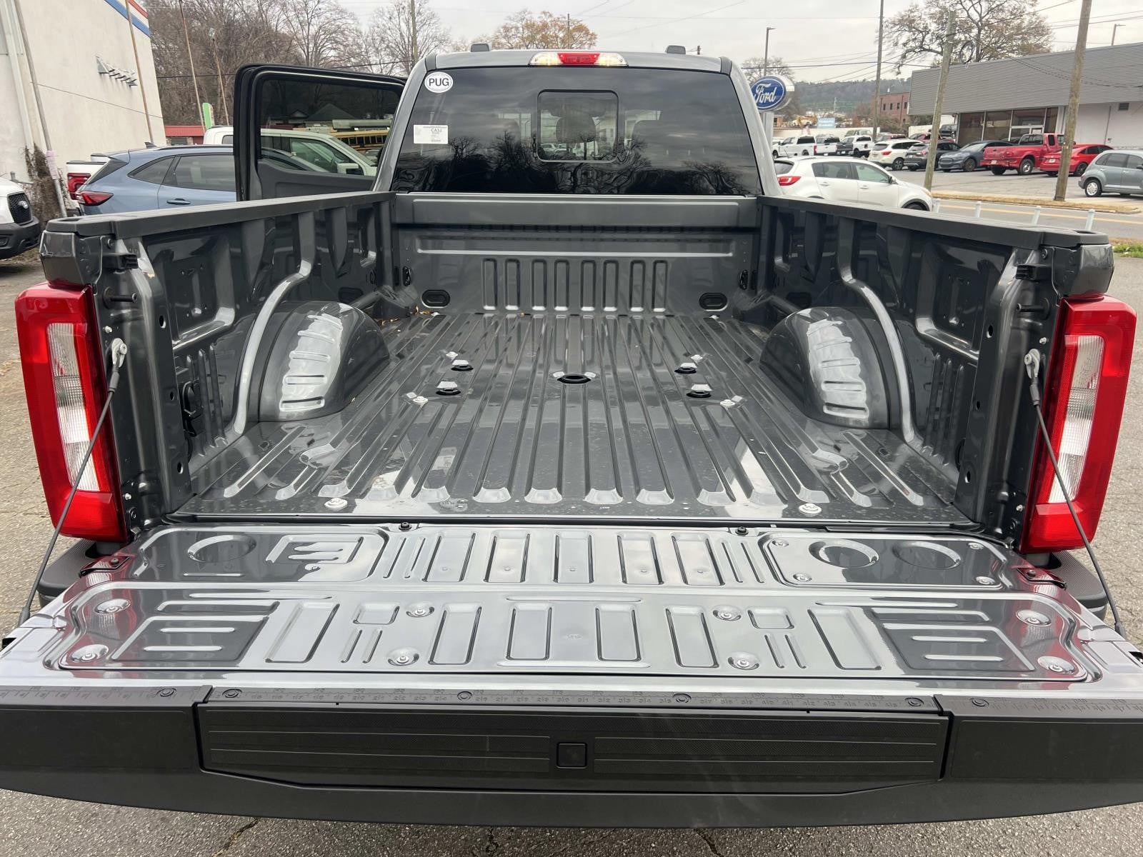 2026 Ford Super Duty F-350 DRW XL 4WD CREW CAB 8' BOX