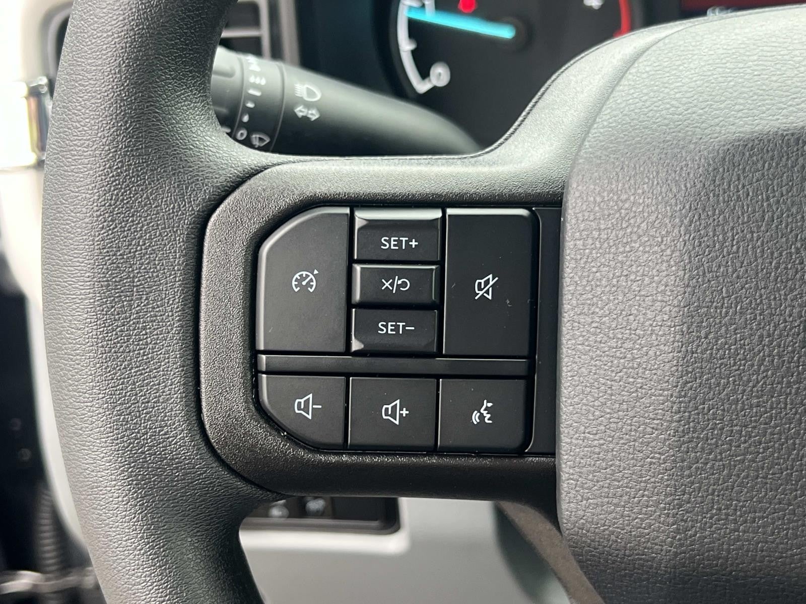 2026 Ford Super Duty F-350 DRW XL 4WD CREW CAB 8' BOX