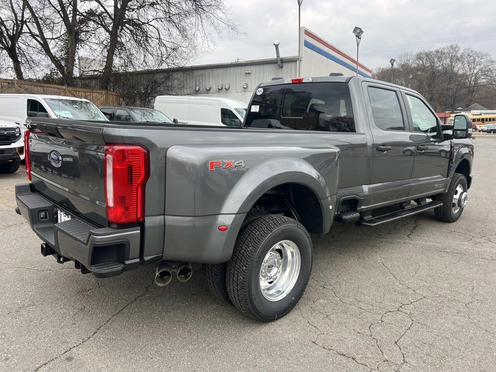 2026 Ford Super Duty F-350 DRW XL 4WD CREW CAB 8' BOX