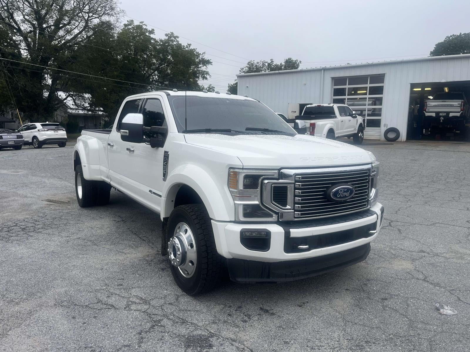 2022 Ford Super Duty F-450 DRW DRW 4X4 CREW CAB