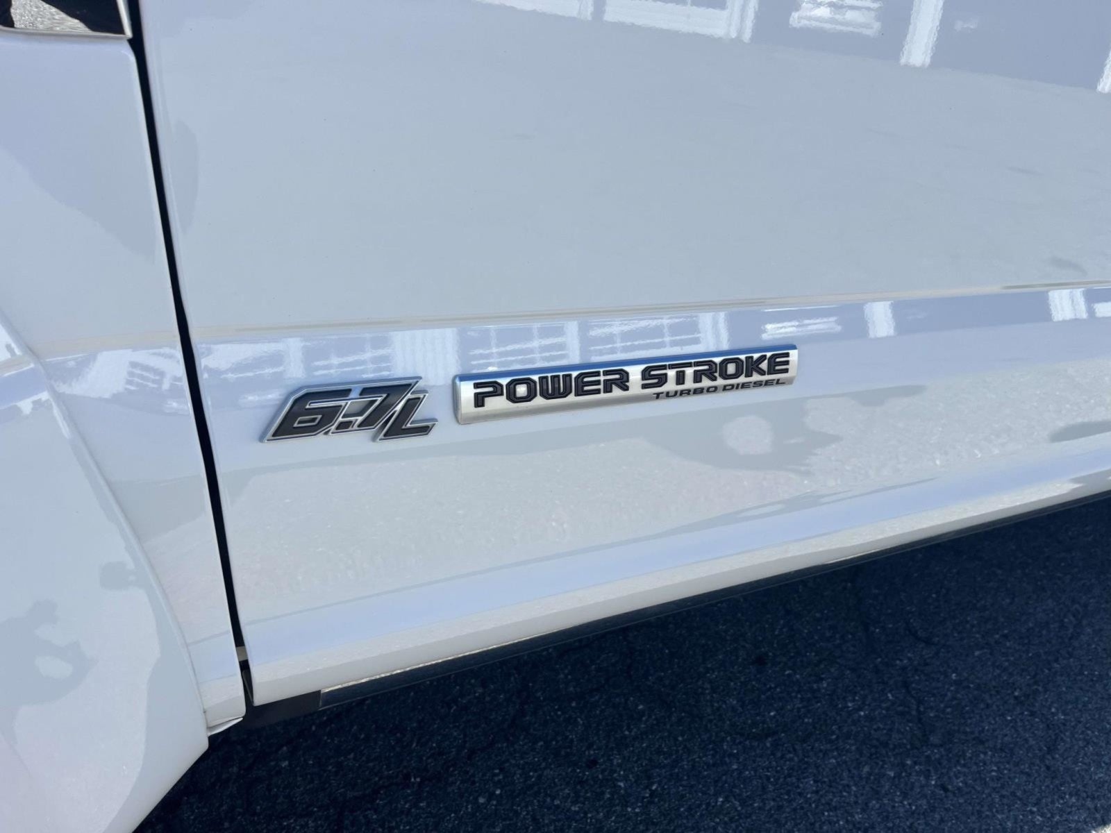 2022 Ford Super Duty F-450 DRW DRW 4X4 CREW CAB