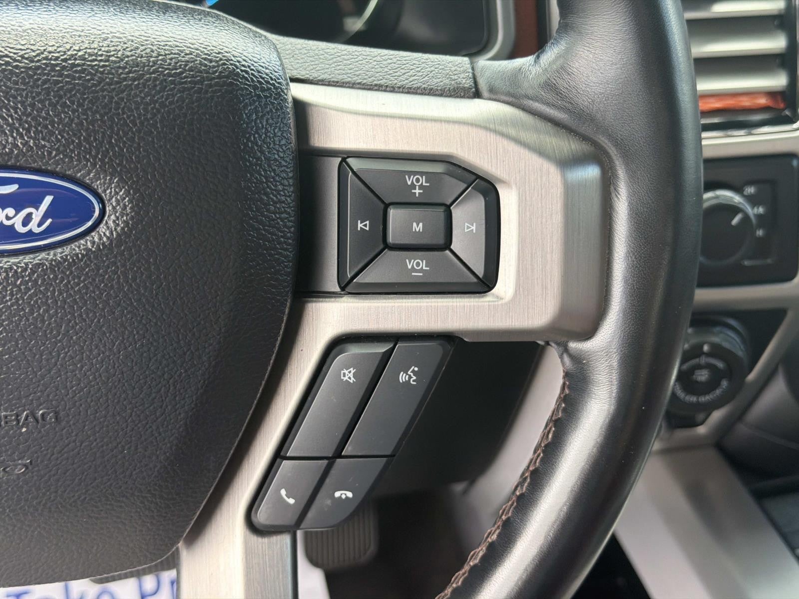 2019 Ford F-150 PLATINUM 4WD SUPERCREW 5.