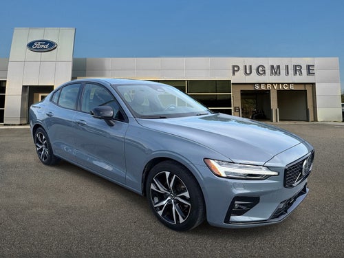 2024 Volvo S60 Plus Dark Theme