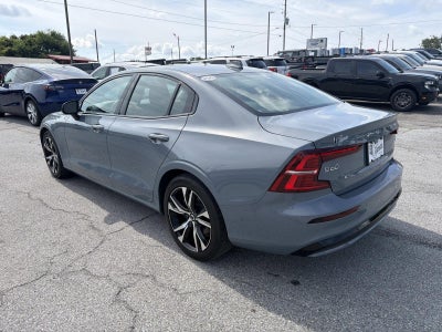 2024 Volvo S60 Plus Dark Theme