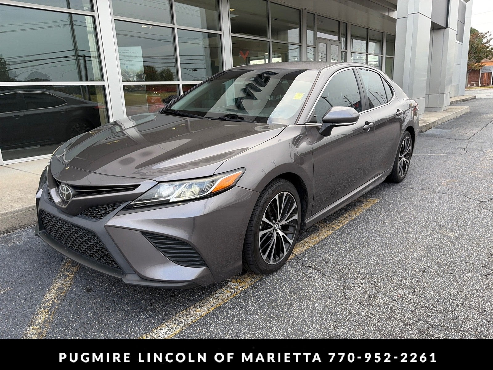 2020 Toyota Camry SE