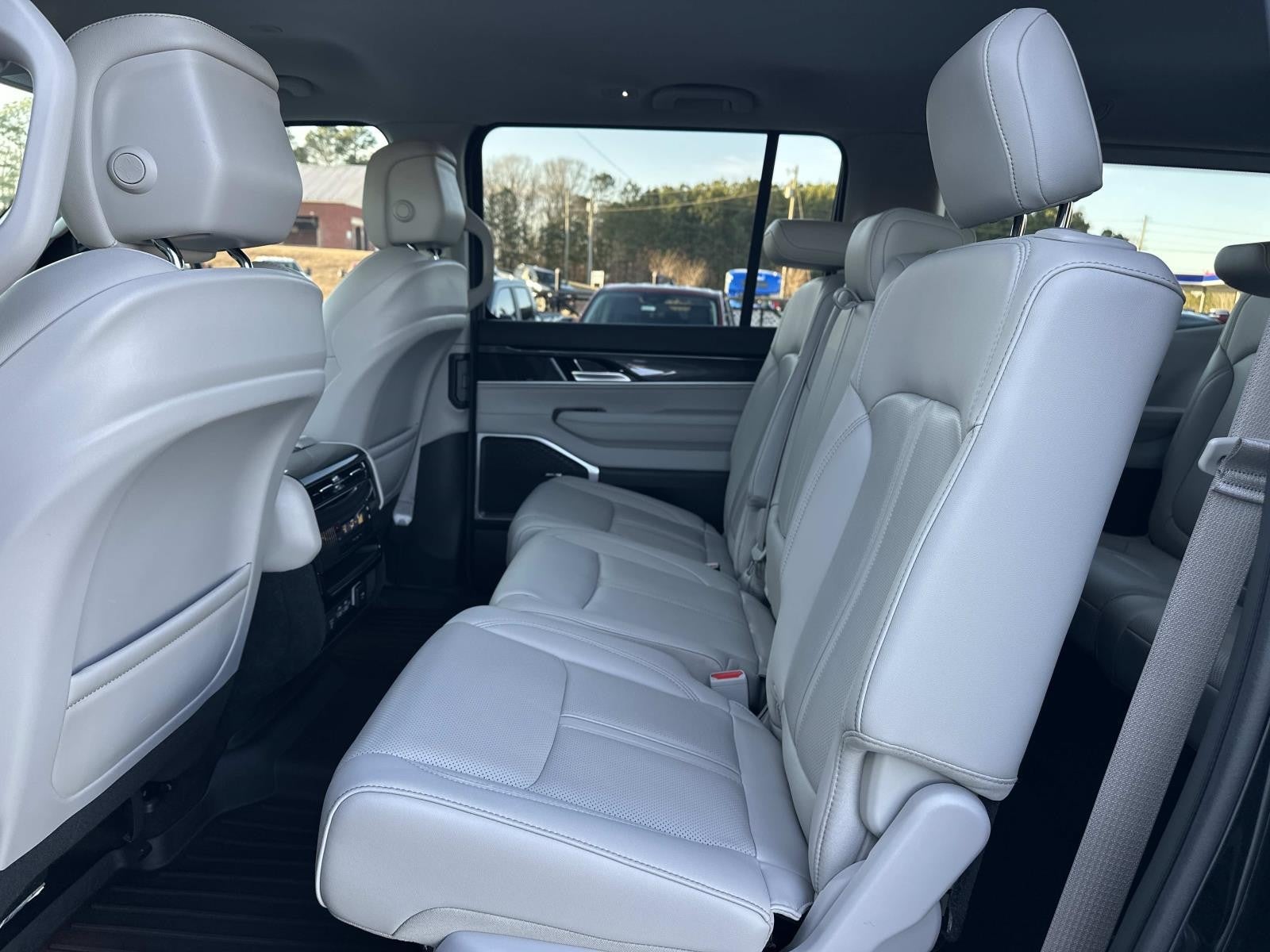 2023 Jeep Wagoneer 4WD