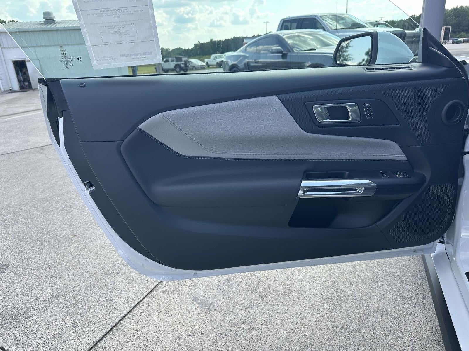 2025 Ford Mustang ECOBOOST FASTBACK