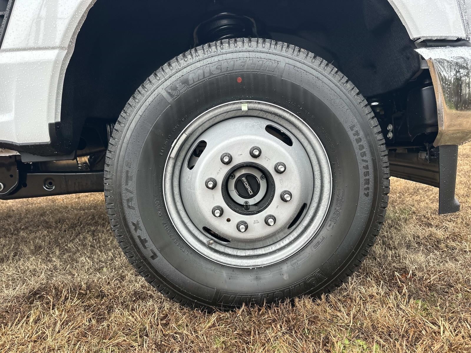 2026 Ford Super Duty F-350 DRW XL 4WD CREW CAB 179 WB 6