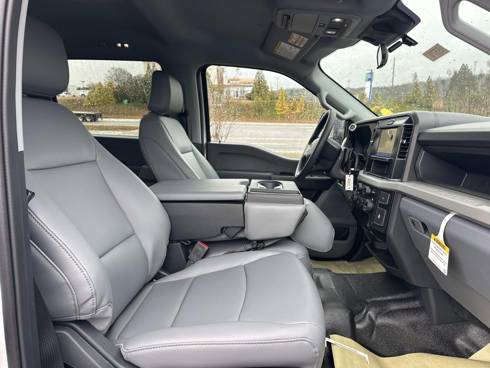 2026 Ford Super Duty F-350 DRW XL 4WD CREW CAB 179 WB 6