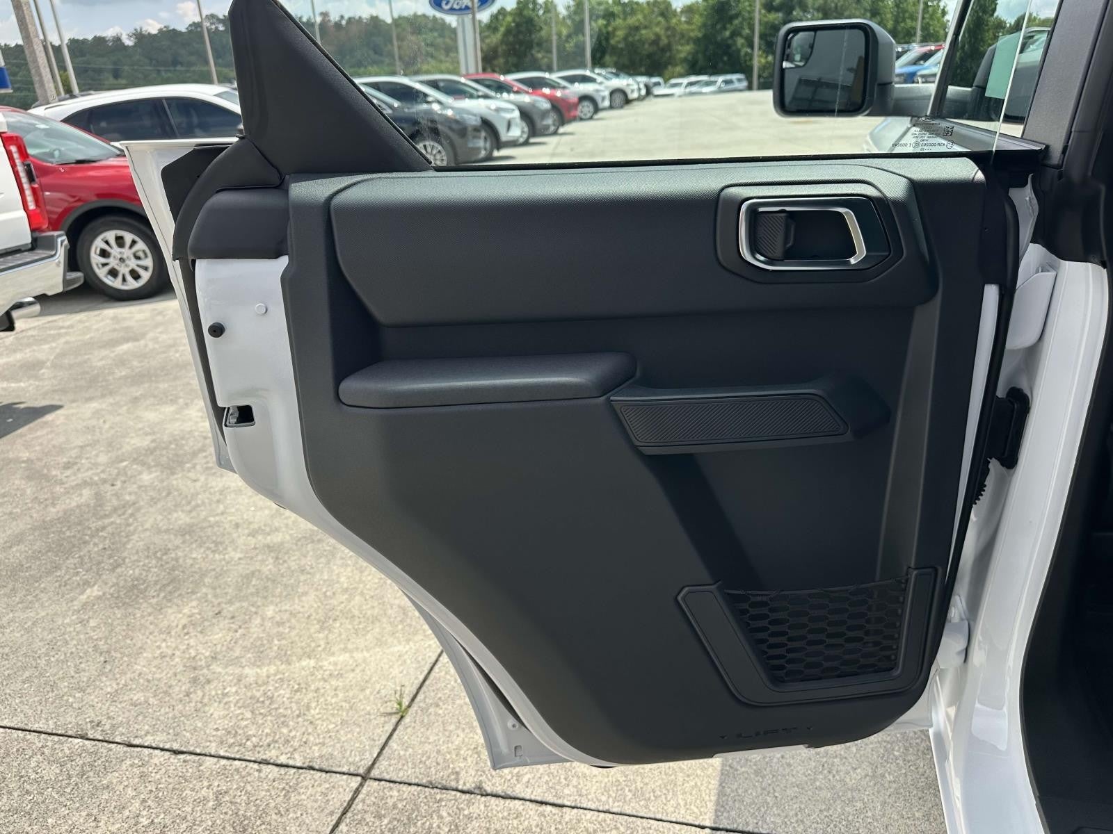 2025 Ford Bronco BASE 4 DOOR 4X4