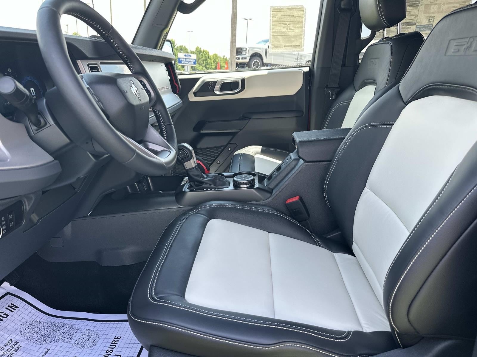 2026 Ford Bronco OUTER BANKS 4 DOOR 4X4