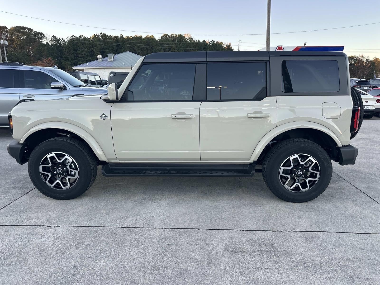 2025 Ford Bronco OUTER BANKS 4 DOOR 4X4