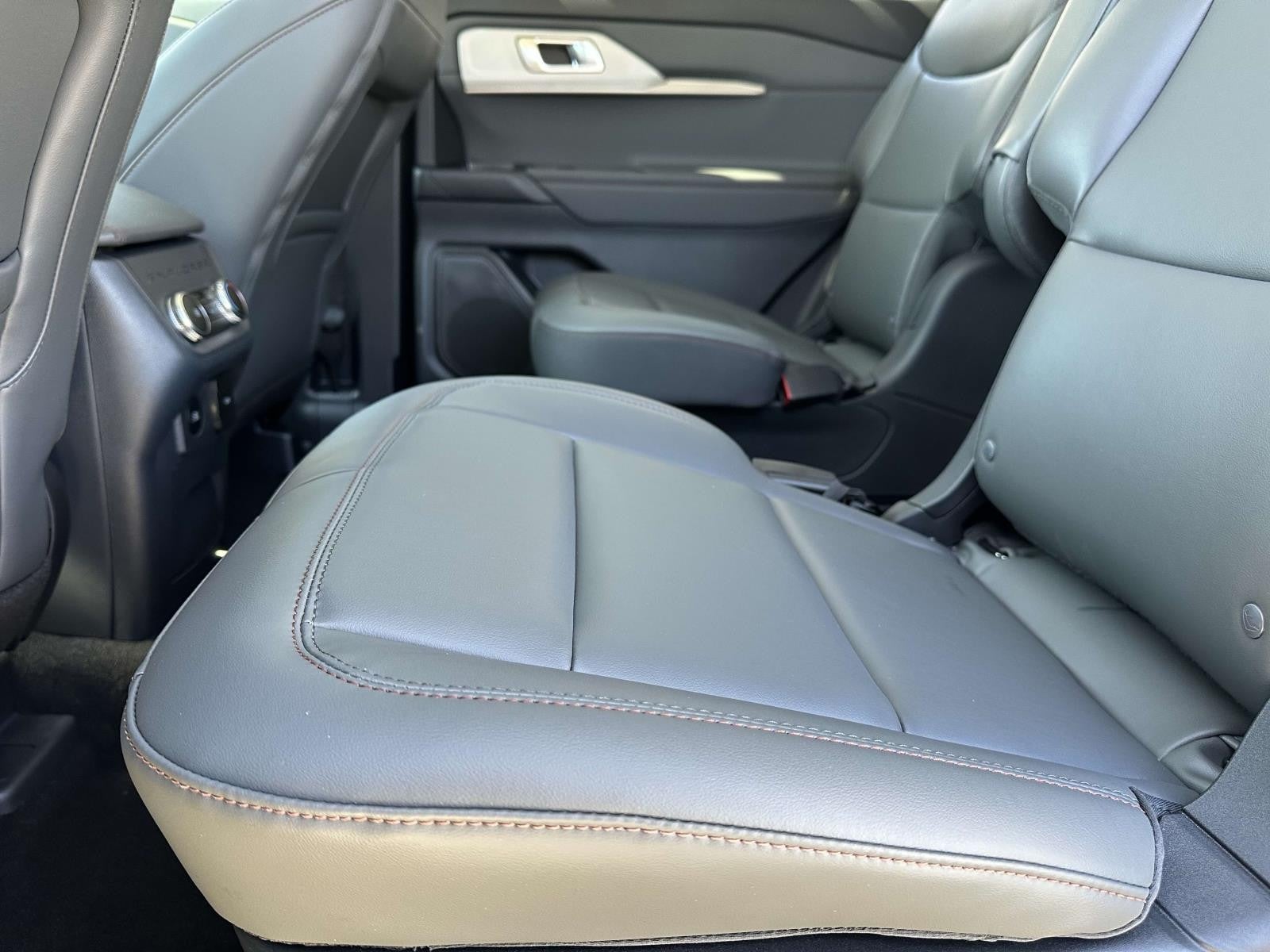 2025 Ford Explorer ACTIVE RWD