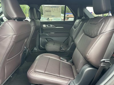 2026 Ford Explorer PLATINUM 4WD