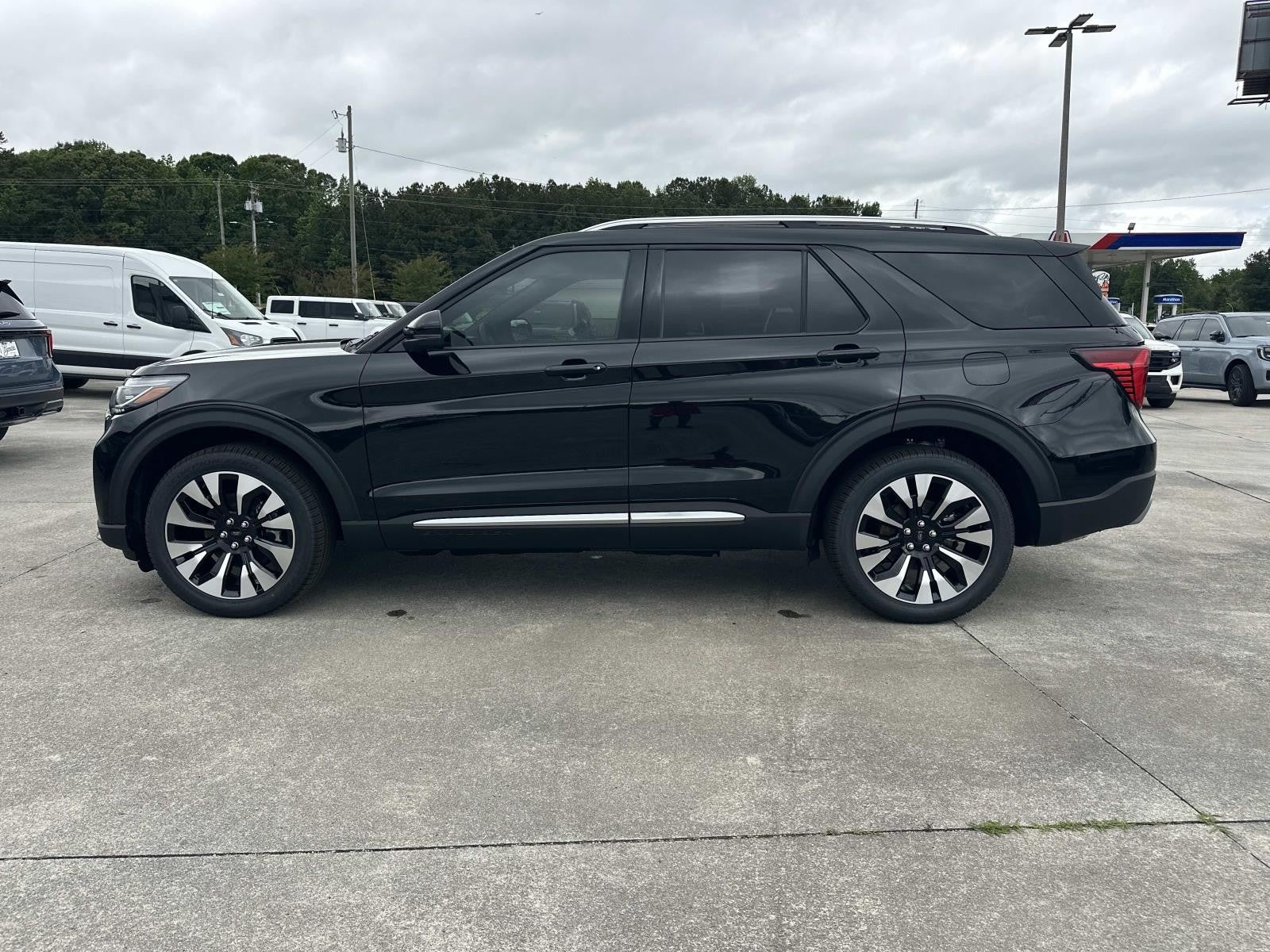 2026 Ford Explorer PLATINUM 4WD