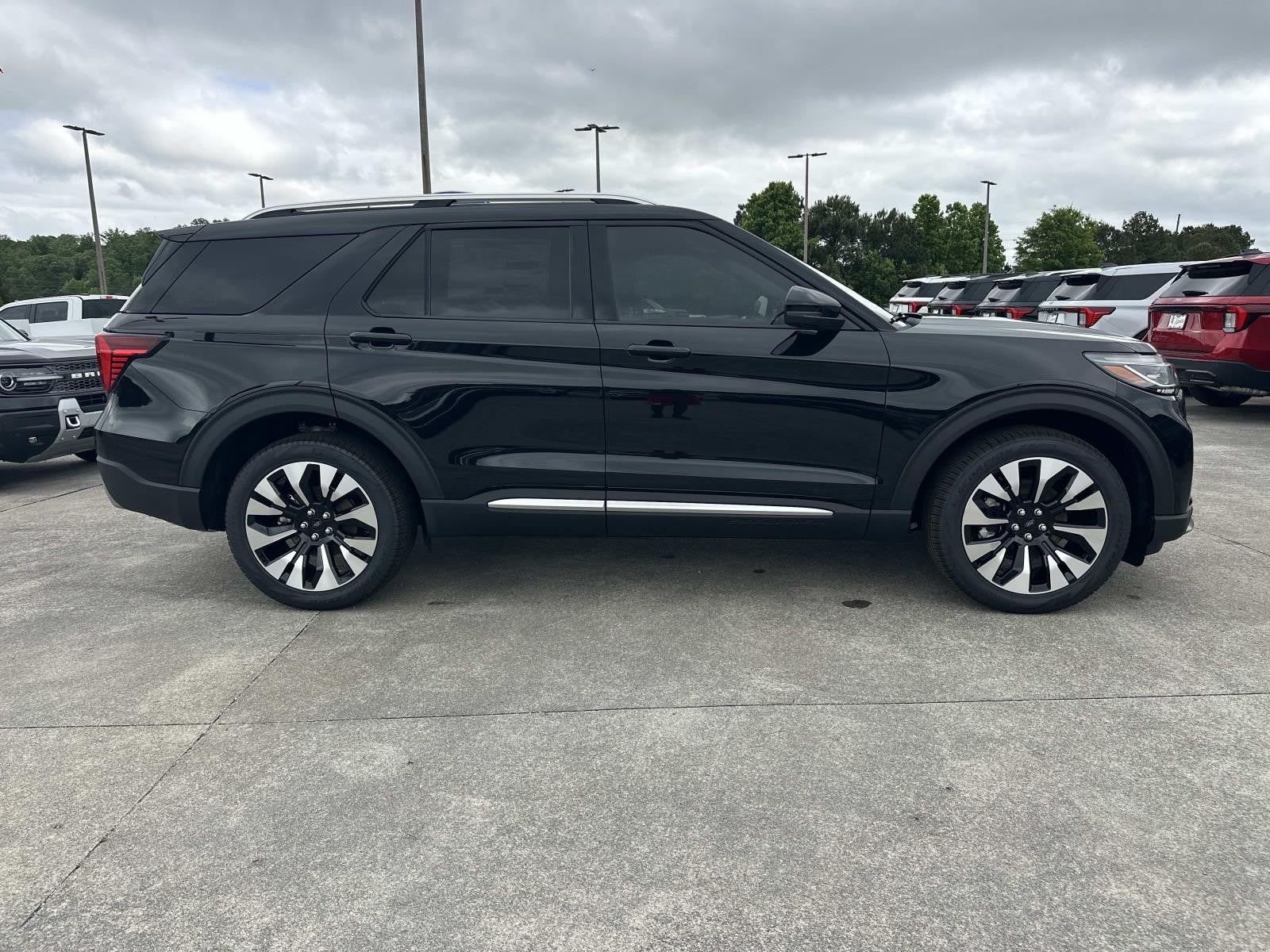 2026 Ford Explorer PLATINUM 4WD