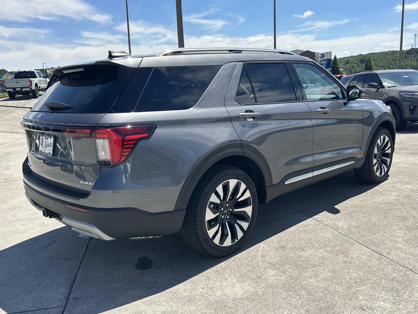 2026 Ford Explorer PLATINUM 4WD