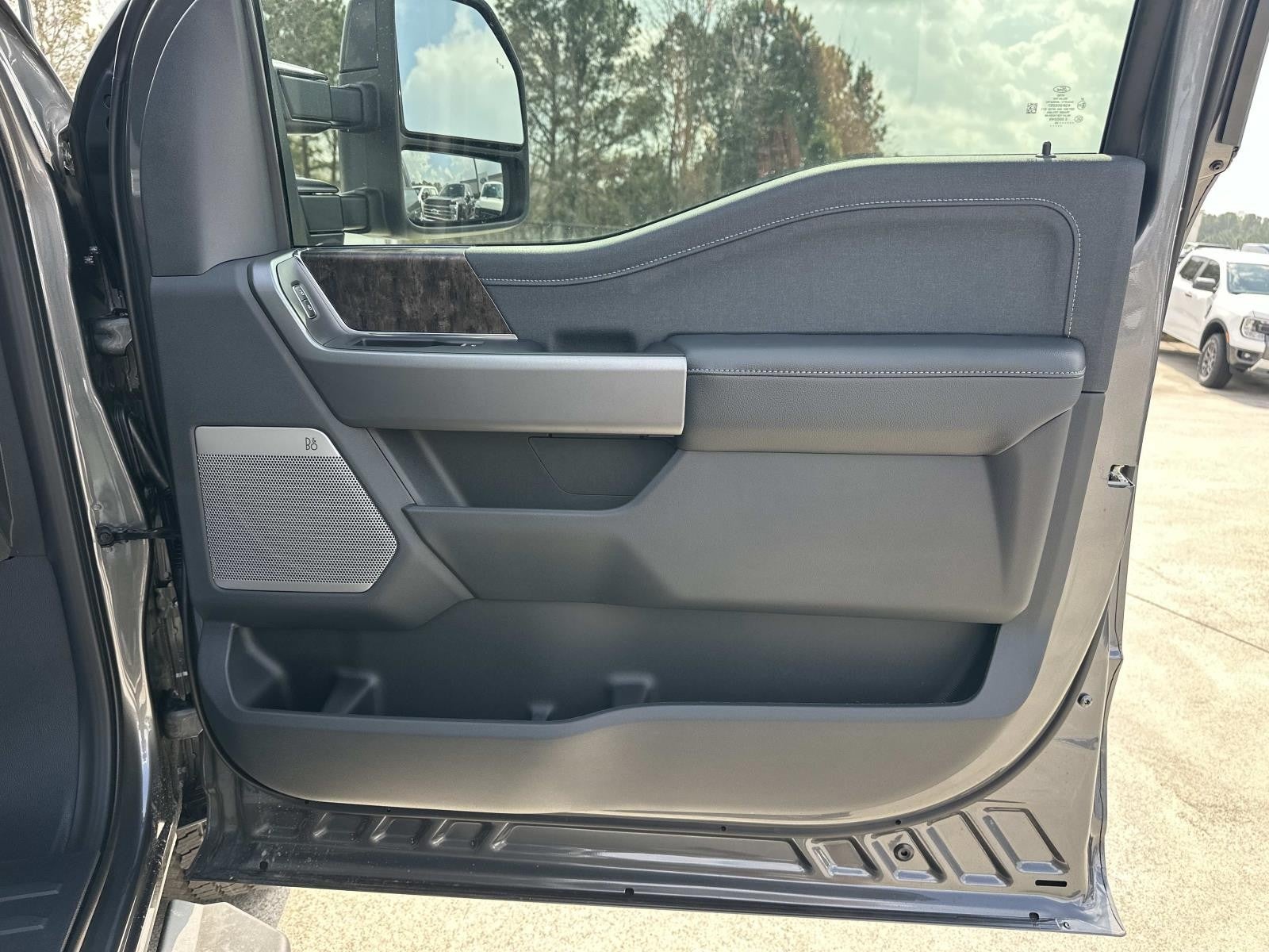 2026 Ford Super Duty F-350 SRW LARIAT 4WD CREW CAB 6.75'