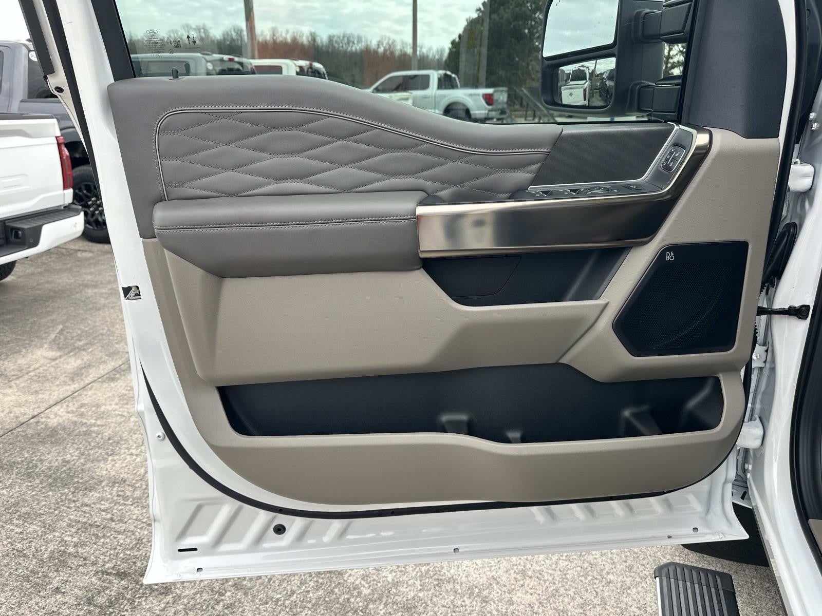 2026 Ford Super Duty F-350 DRW PLATINUM 4WD CREW CAB 8'