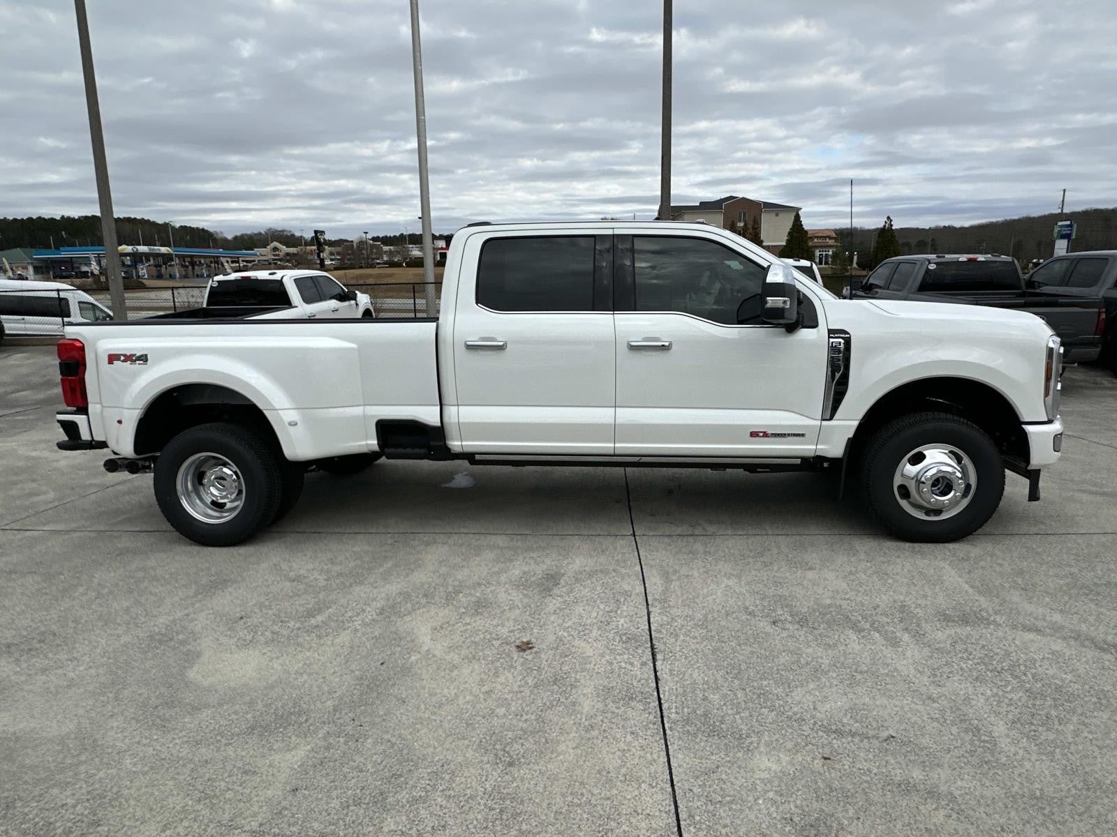 2026 Ford Super Duty F-350 DRW PLATINUM 4WD CREW CAB 8'