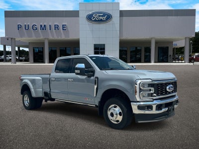 2026 Ford Super Duty F-350 DRW LARIAT 4WD CREW CAB 8' BO