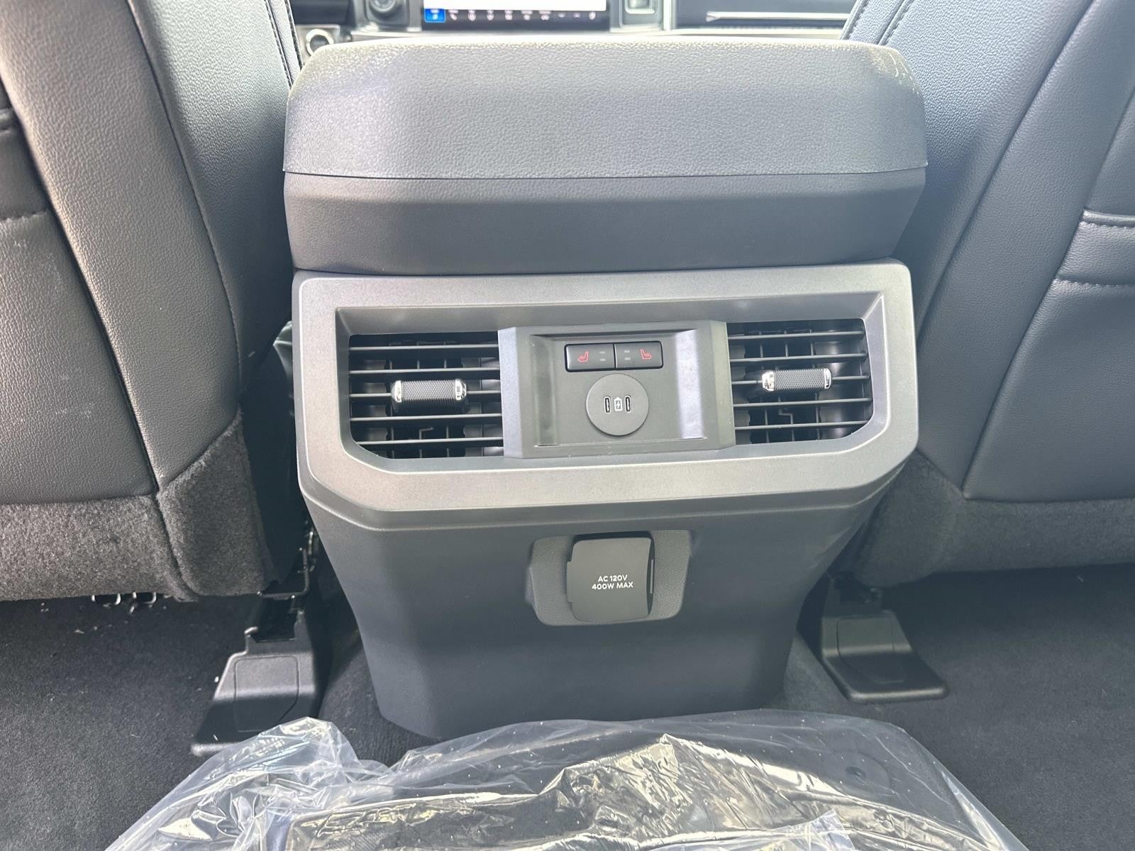 2026 Ford Super Duty F-350 DRW LARIAT 4WD CREW CAB 8' BO